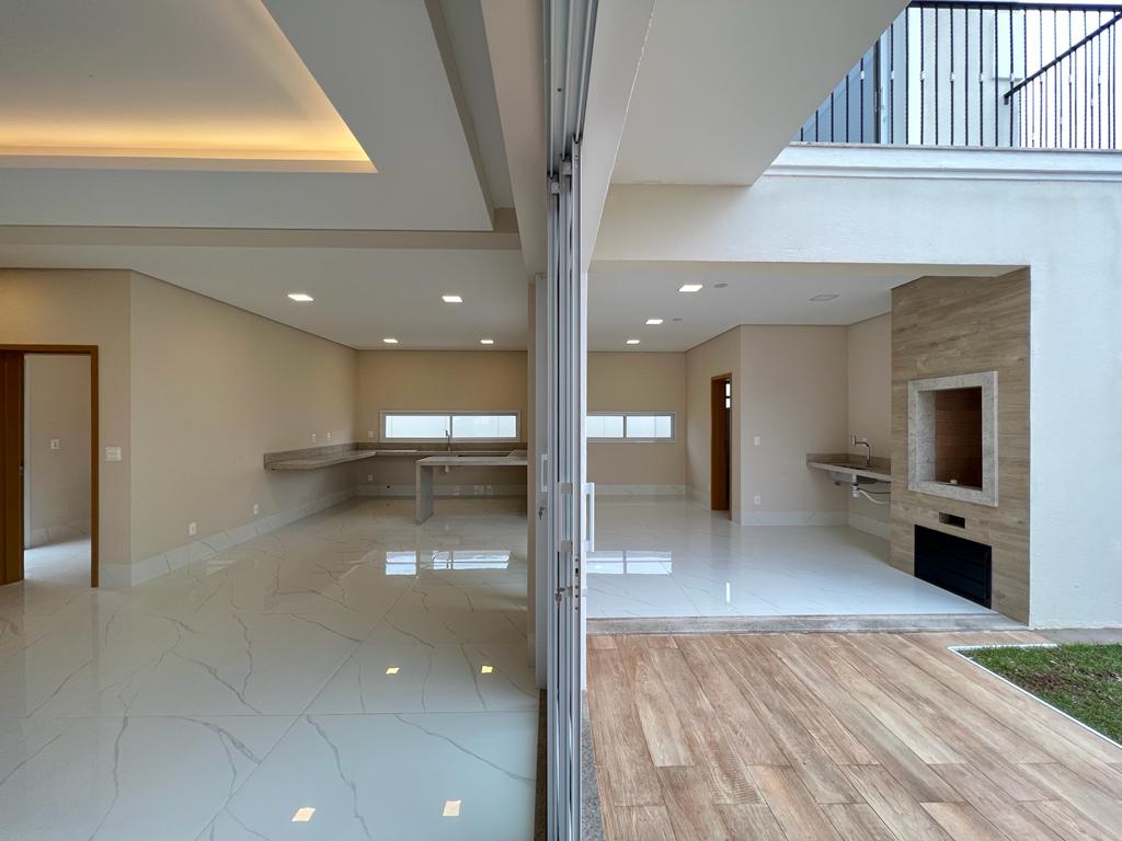 Cozinha moderna em casa de condomínio